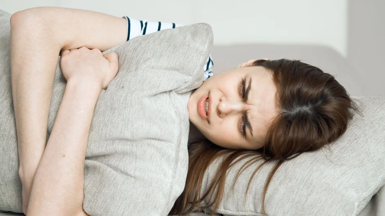 Ti svegli sempre di notte? Ecco cosa mangiare a cena per dormire senza interruzioni